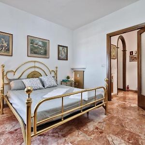 Apt Venice City